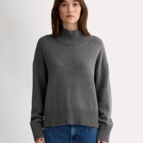Everlane The Boxy Turtleneck in Everyday Cotton Heathered Charcoal, Size Small - Picture 1 of 11